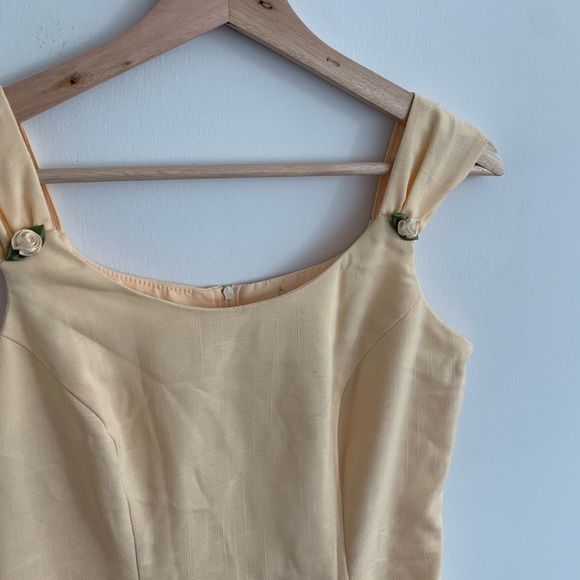 Vintage - Sweet Yellow Linen Dress - Picture 2 of 7